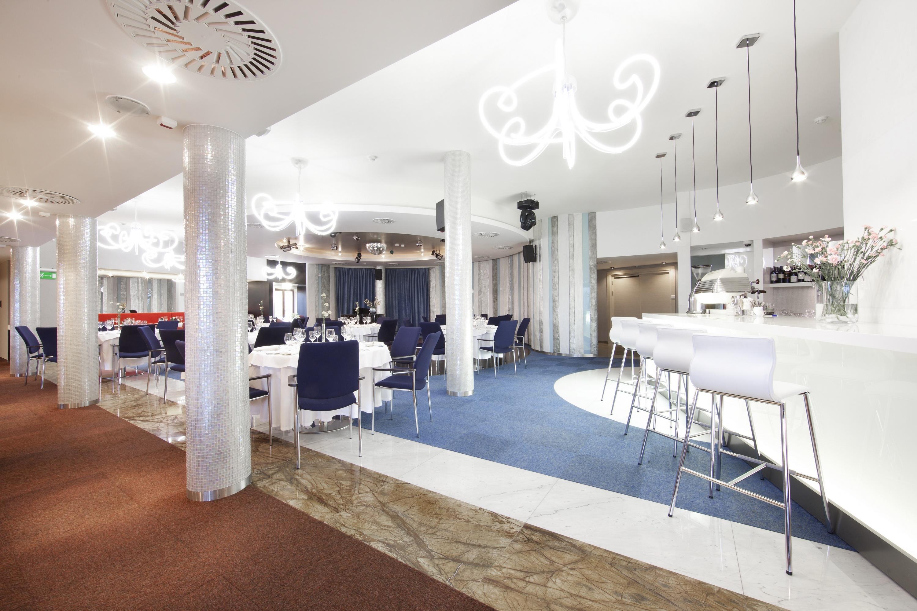 ニビエスキ アート ホテル&スパ クラクフ エクステリア 写真 The lounge at the airport