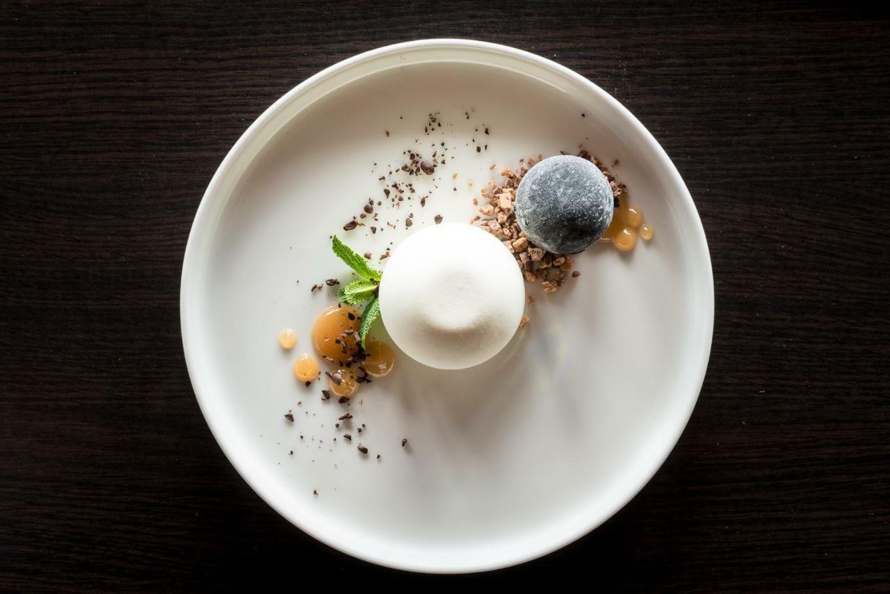 ニビエスキ アート ホテル&スパ クラクフ エクステリア 写真 A dessert at the restaurant