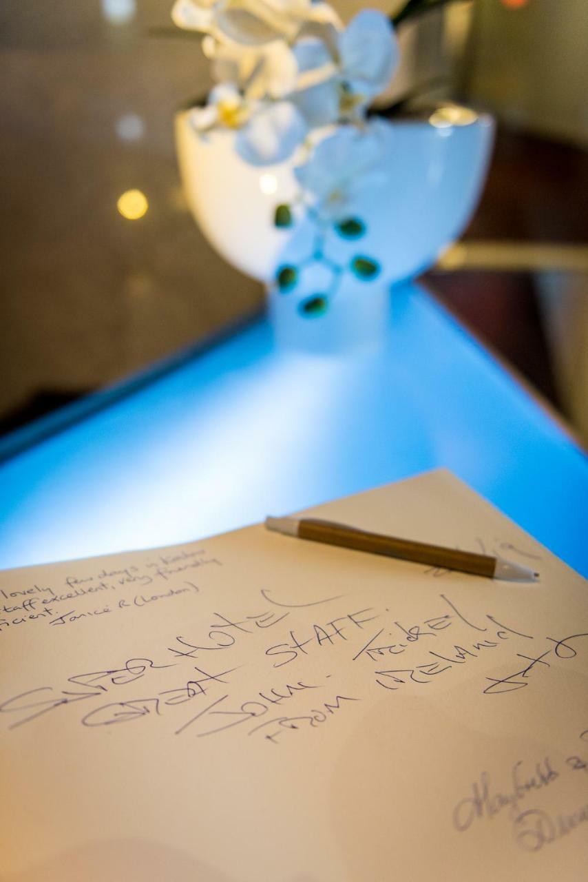 ニビエスキ アート ホテル&スパ クラクフ エクステリア 写真 A pencil and a notebook